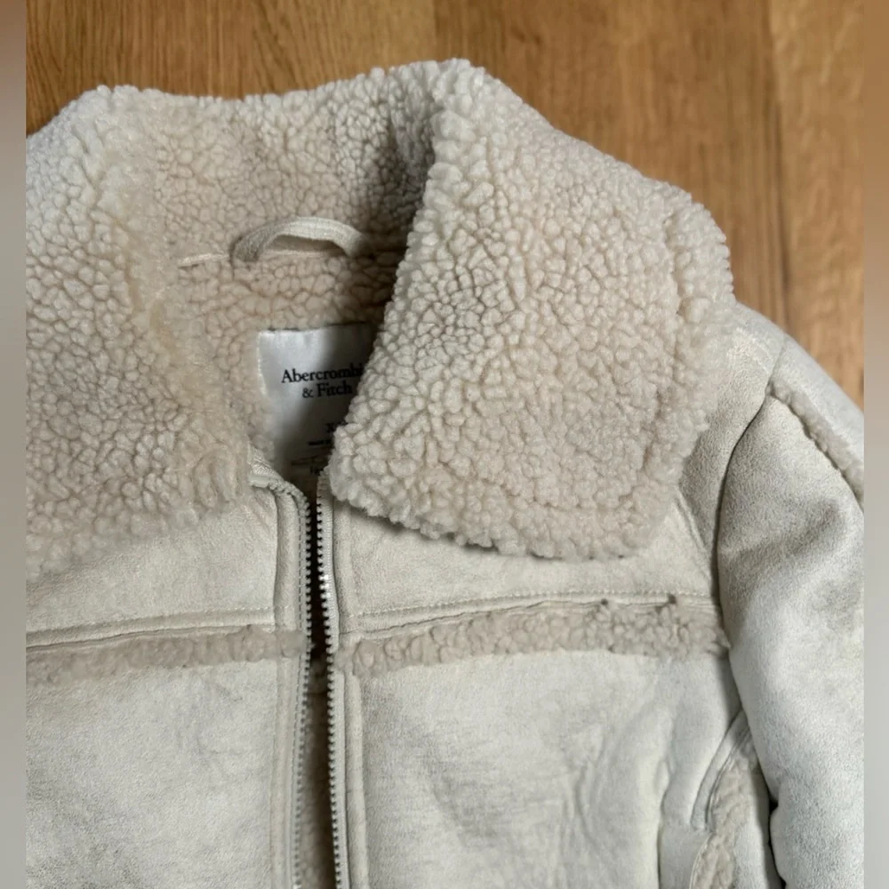 Abercrombie Cropped Suede Jacket – White, Size XS - Picture 4 of 6